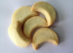 Chand Biscuits- moon cookies